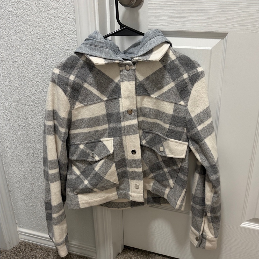 Chic Gray and Cream Plaid Women's Utility Jacket